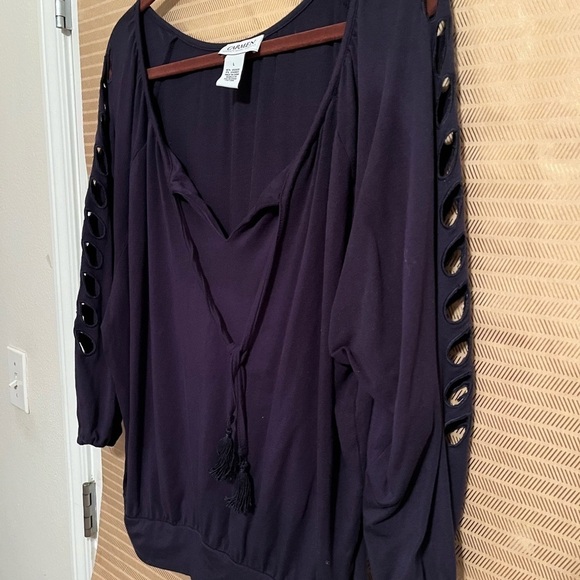 CARMEN~BLOUSE~CUTOUT SLEEVES DETAIL~LG - Picture 8 of 9